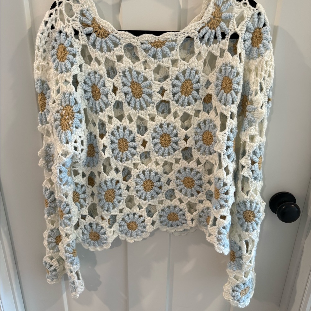ARULA Crochet Sweater in Cream and Light Blue